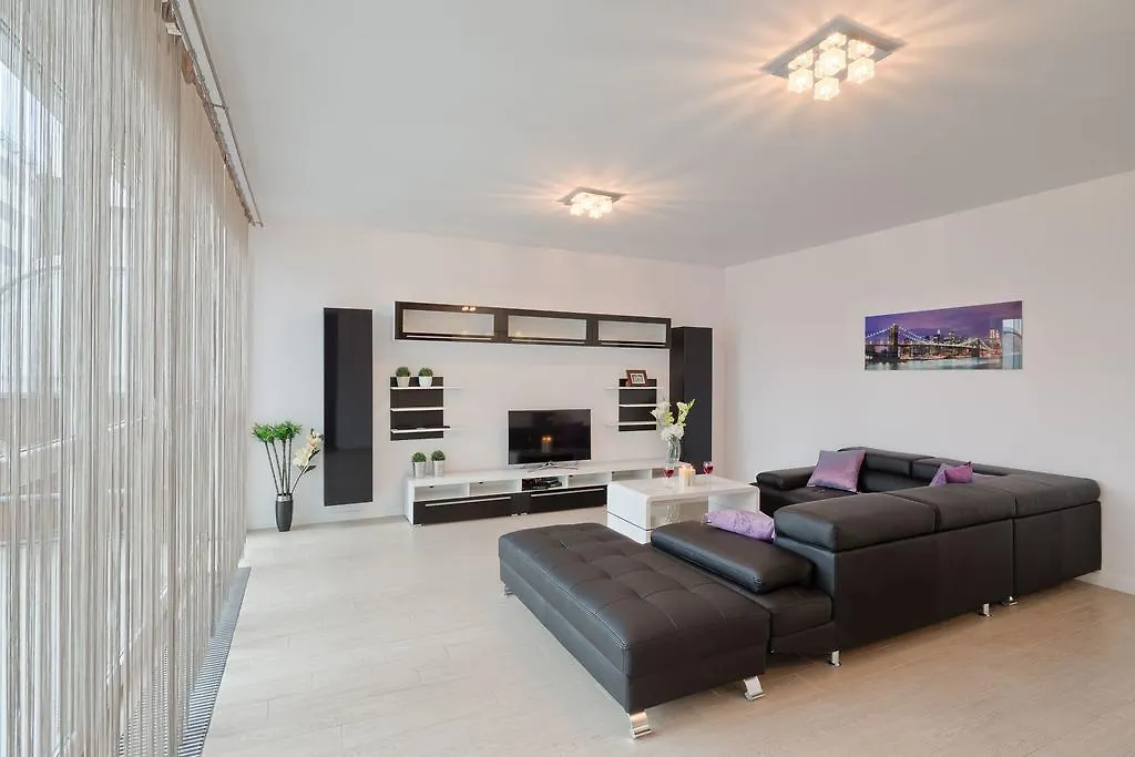 City Aparthotel Wola