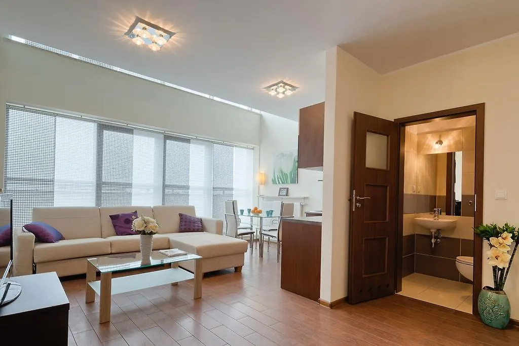 City Aparthotel Wola Lengyelország