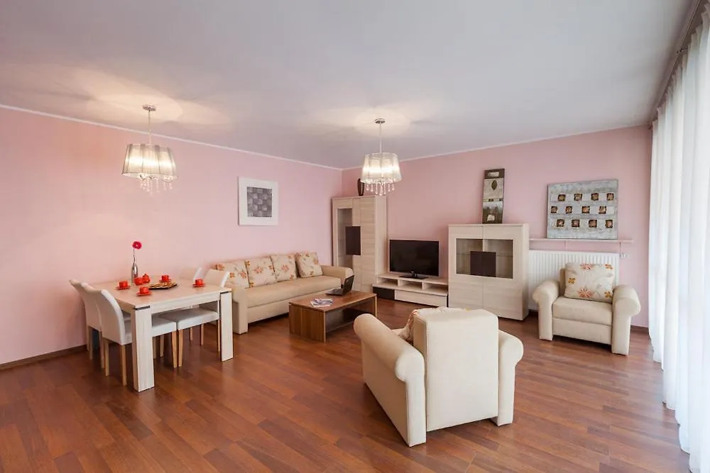 City Aparthotel Wola 3*, Varsó