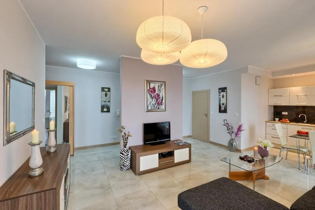 City Aparthotel Wola Lengyelország