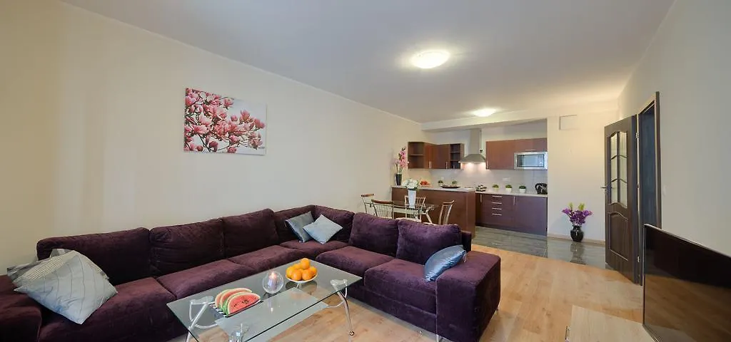City Aparthotel Wola Polska