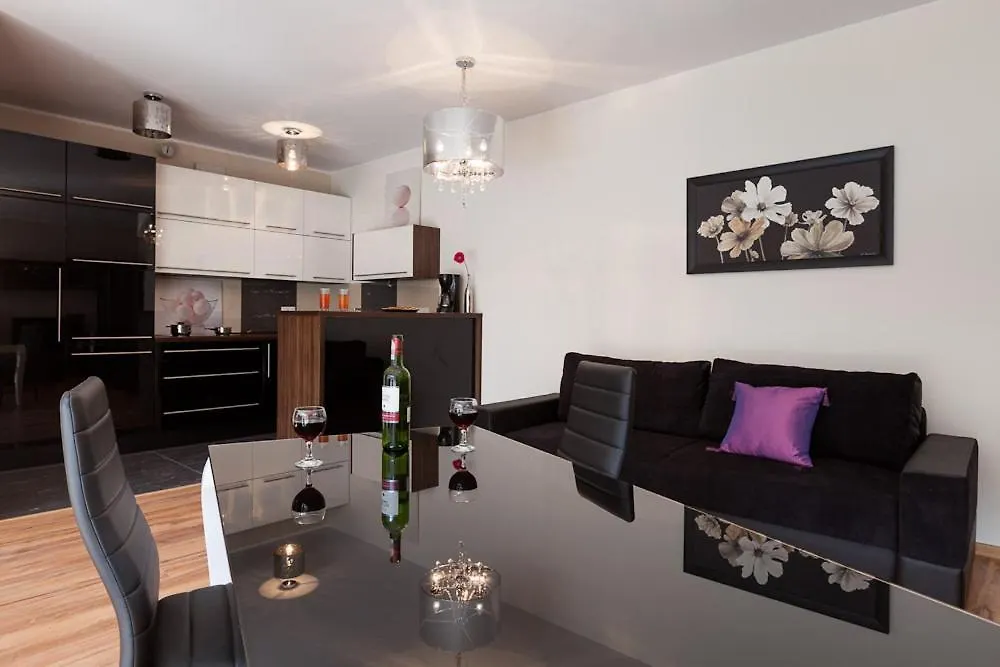 City Aparthotel Wola  Warszawa