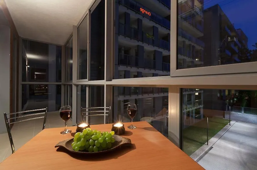 ***  City Aparthotel Wola Pologne