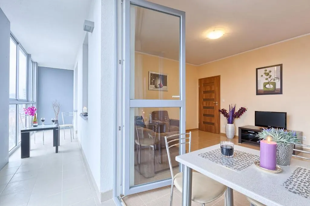 ***  City Aparthotel Wola Pologne